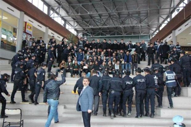 Bolu’da üniversitelilere karga tulumba gözaltı