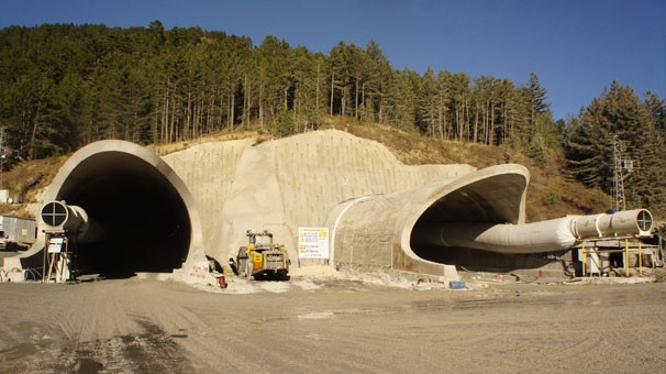 Ilgaz Tüneli'nin yüzde 45'i tamamlandı