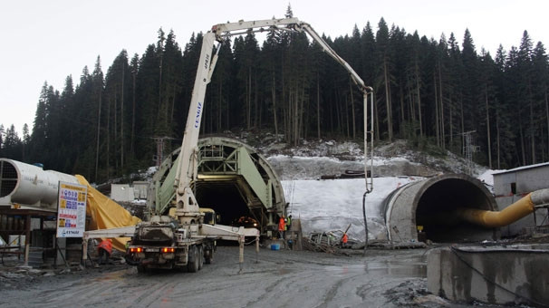 Ilgaz Tüneli'nin yüzde 45'i tamamlandı