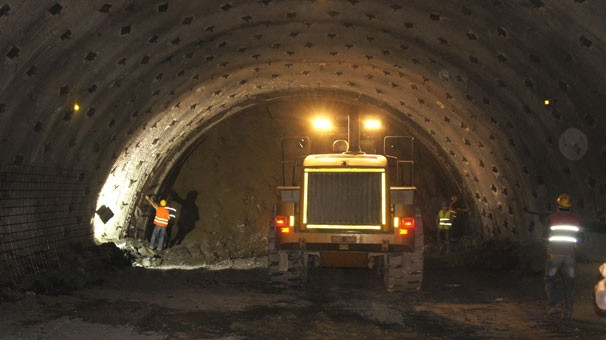 Ilgaz Tüneli'nin yüzde 45'i tamamlandı