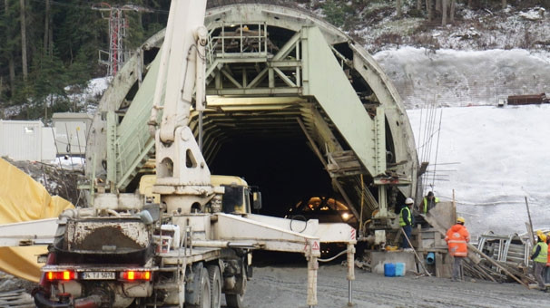 Ilgaz Tüneli'nin yüzde 45'i tamamlandı