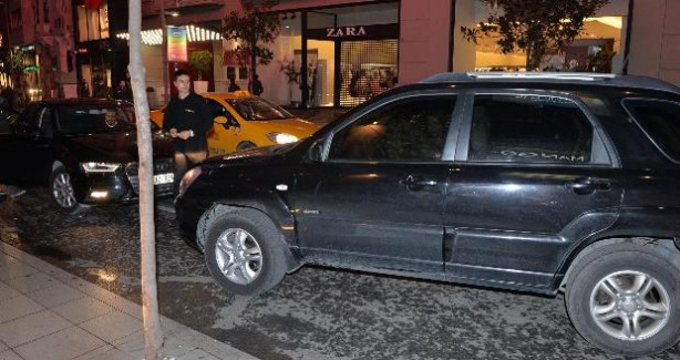 Fatoş Seğmen, trafiği birbirine kattı