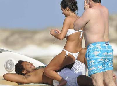 James Blunt ve sevgilisi fena yakalandı