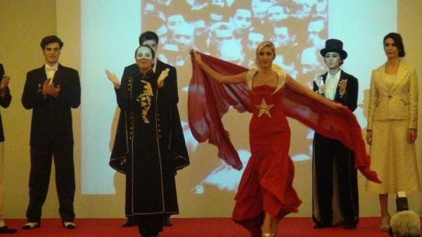 Atatürk'ün giydiği kıyafetler sergilendi