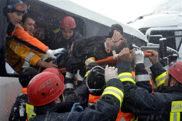 Yolcu midibüsü kaza yaptı!