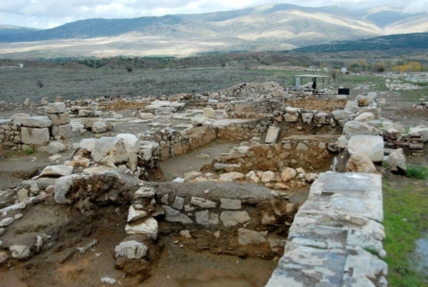2 bin yıllık alttan ısıtmalı ev