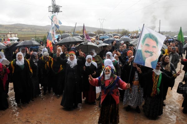 Lice'nin Fis ilçesinde PKK'nın kuruluşunu kutladılar