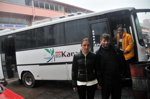 Yeni evli çift midibüste yaşıyor