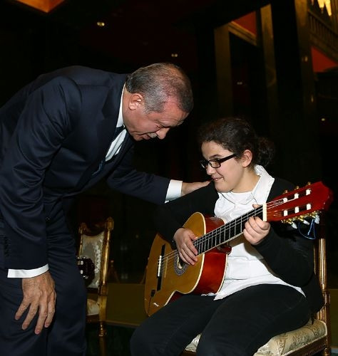 Cumhurbaşkanı Erdoğan engellileri misafir etti