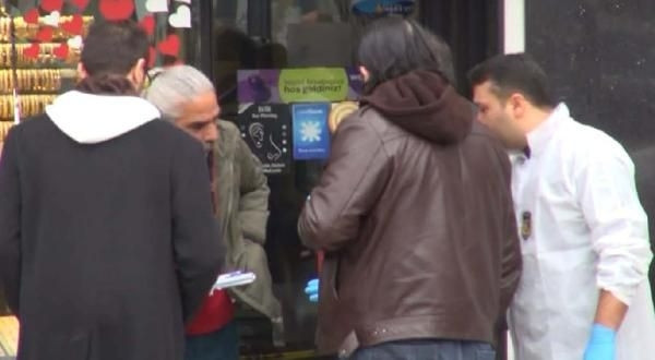 İstanbul'da kar maskeli soygun