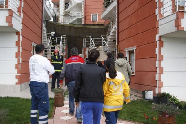 İstinat duvarı çöktü!.. 8 blok boşaltıldı!