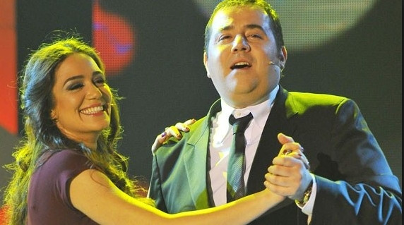 Özge Borak Ata'yı her yerden sildi