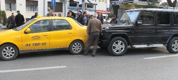 Neslişah Alkoçlar trafik kazası yaptı