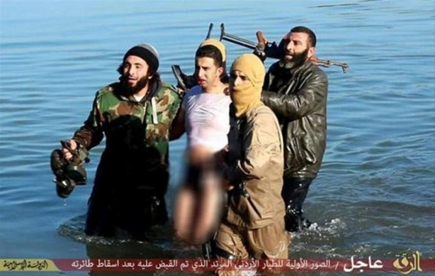 IŞİD uçak düşürdü, pilotu böyle esir aldı