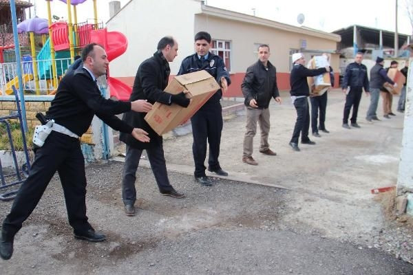 Polis taşı taşı bitiremedi