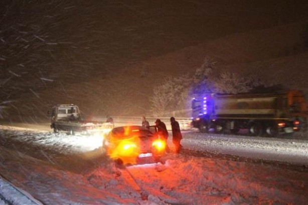 Türkiye yolda kaldı