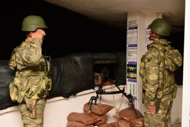 Mehmetçiğe nöbet kulübesinde yılbaşı sürprizi