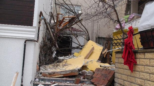Tuzla'da doğalgaz patlaması: 4 yaralı