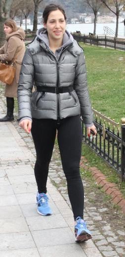 Zehra Çilingiroğlu arkadaşıyla sporda