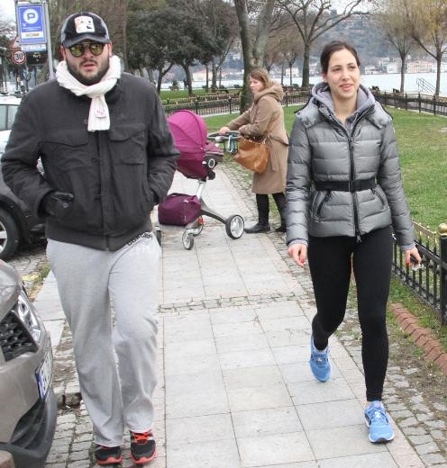 Zehra Çilingiroğlu arkadaşıyla sporda
