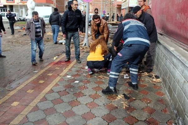 Maliye'nin çatısı uçtu: 3 ağır yaralı