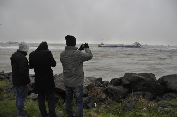 Samsun'da kuru yük gemisi yan yattı