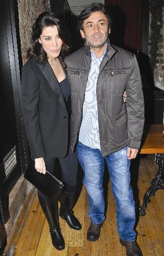 Deniz Akkaya ve Murat Varol dudak dudağa