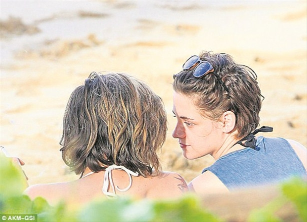 Kristen Stewart şaşırtmaya devam ediyor!