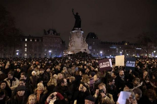 Paris'te saldırıyı protesto gösterisi