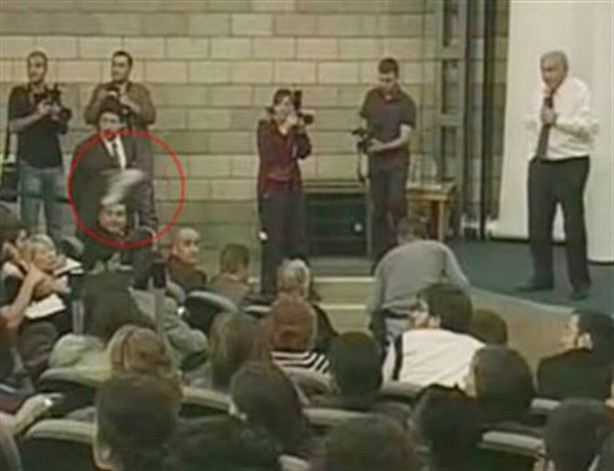 2008′den günümüze ayakkabılı protestolar