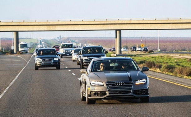 Sürücüsüz Audi ile 900 kilometre