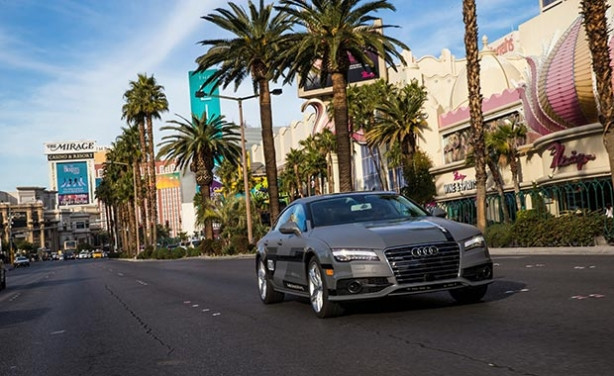 Sürücüsüz Audi ile 900 kilometre