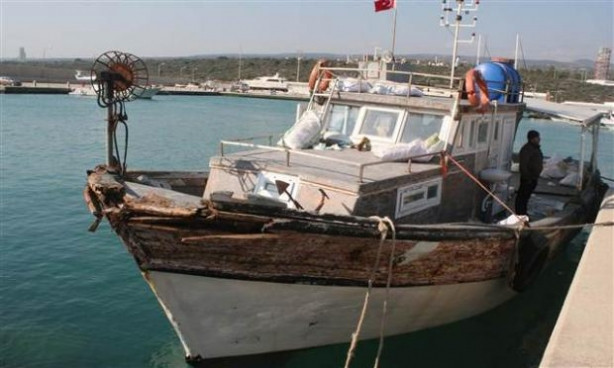 Balıkçı teknesinden 140 Suriyeli göçmen çıktı