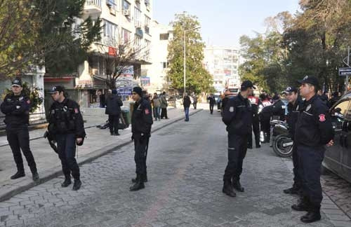 Cama çıktı! Özel harekat polisleri alarma geçti