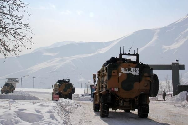 Mehmetçikten nefes kesen tatbikat