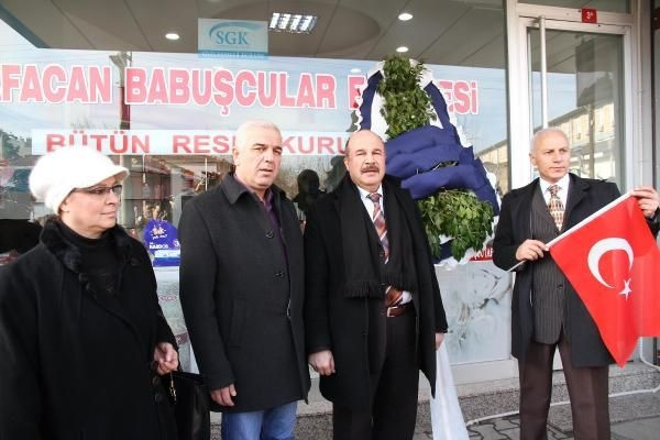 Babuşçu'ya siyah çelenkli protesto