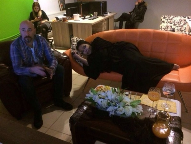 Bülent Ersoy, montaj çalışmaları yapılırken uyuyakaldı.