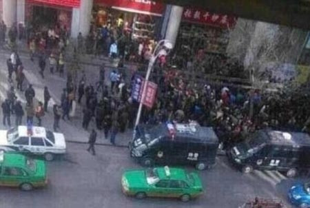 AVM'de çıkan kavga 'kafa kesme'yle sonuçlandı