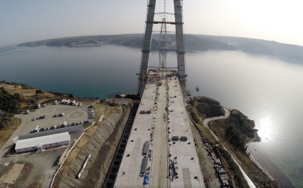 3. Köprüye ilk çelik tabliyeler yerleştirildi