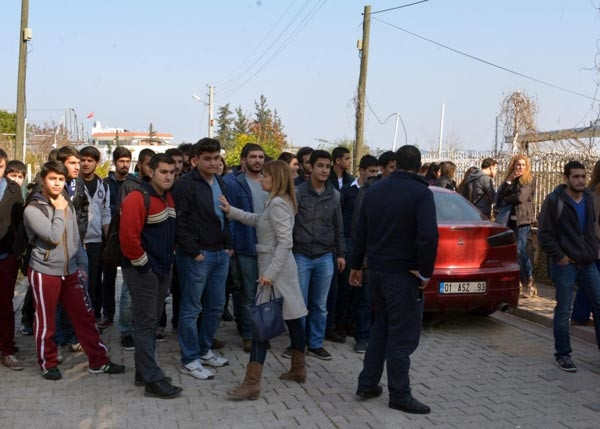 Etüt merkezi kapatıldı, sınıflardan çıkartılan öğrenciler baygınlık geçi