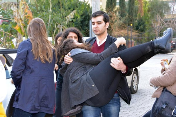 Etüt merkezi kapatıldı, sınıflardan çıkartılan öğrenciler baygınlık geçi