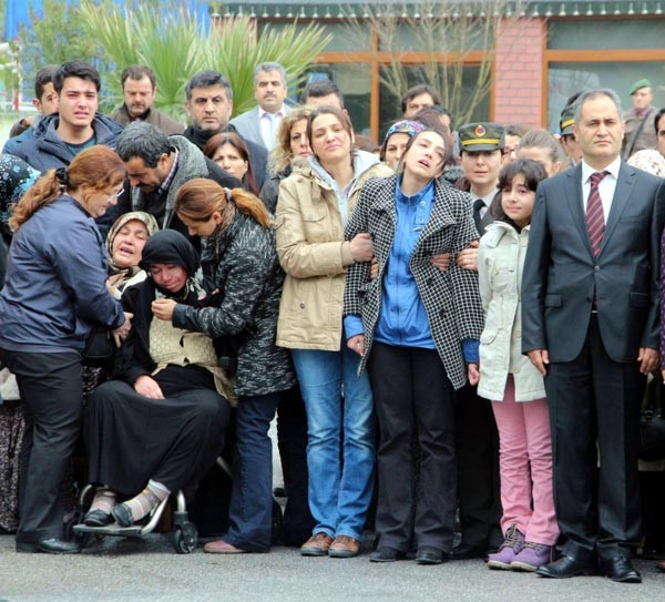 Şehit Astsubay için yürek parçayan tören