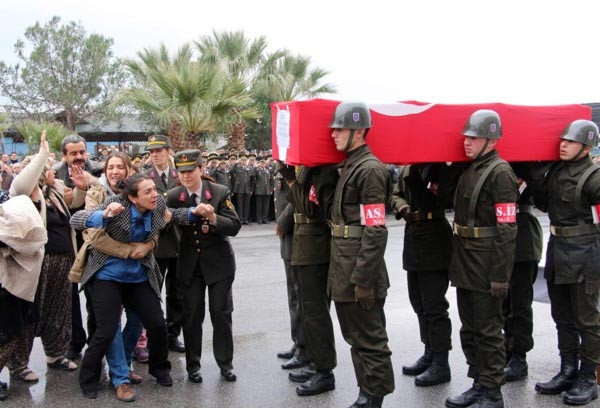 Şehit Astsubay için yürek parçayan tören