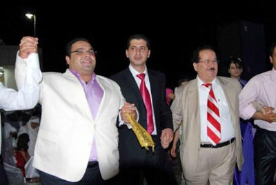Zekeriya Beyaz halay çekerse...