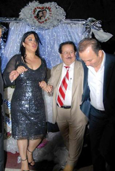Zekeriya Beyaz halay çekerse...