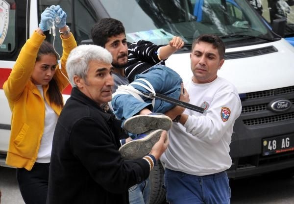 Acı içinde feryadını duyan koştu!