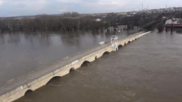 Edirne'de 5 bin kişi mahsur