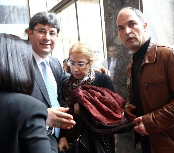 AK Parti grup toplantısında hareketli anlar!