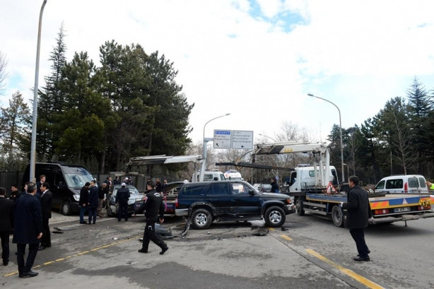 Başbakanlık önünde kaza