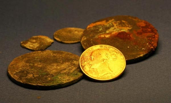 Ertuğrul Firkateyni'nden savrulan paralar bulundu